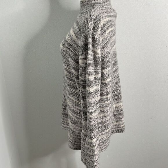 Kenzie sweater with flare cuffs.  Size Medium. - Picture 2 of 7